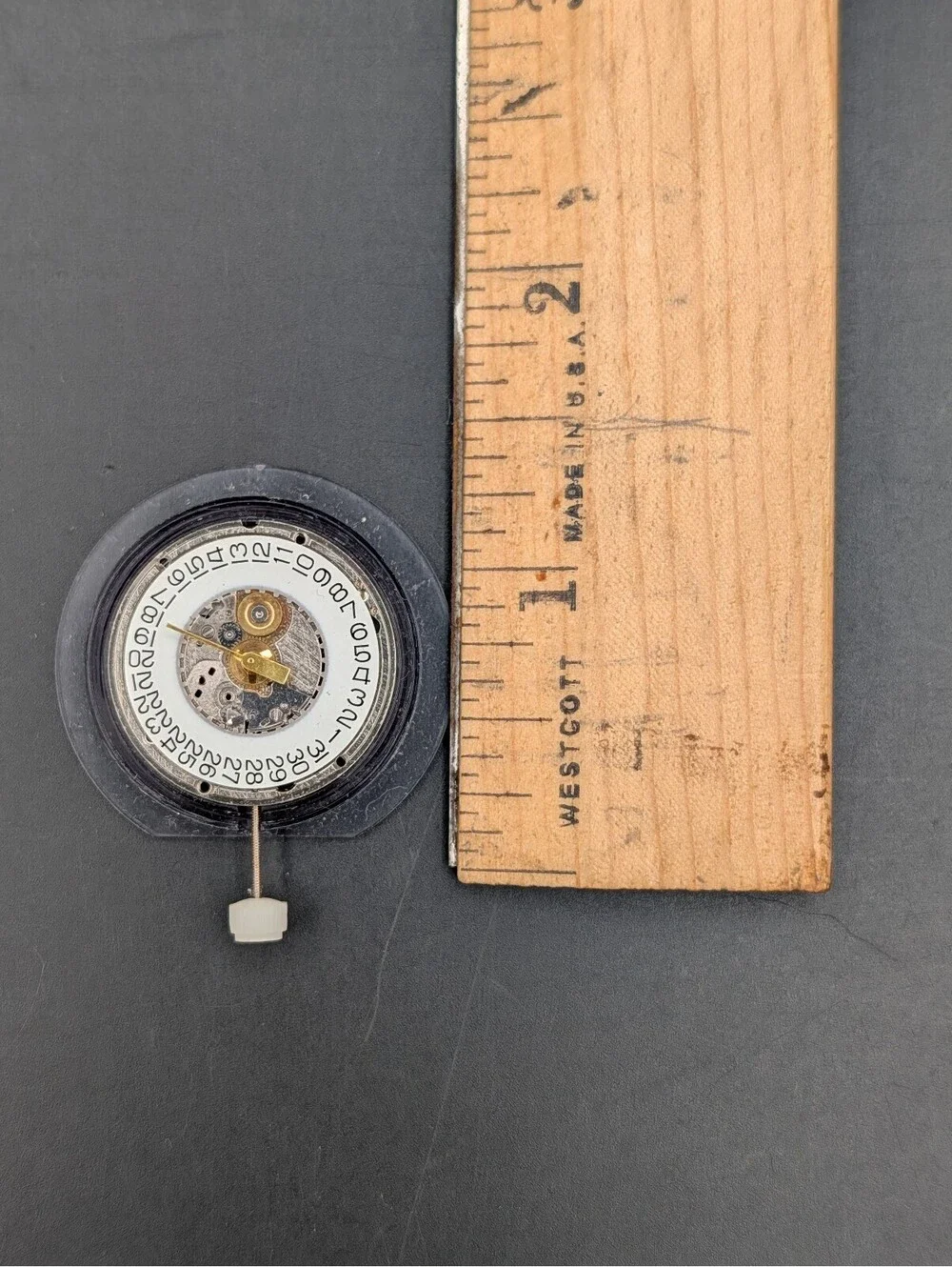 Vintage Quartz Watch Movement with Date Wheel Stem Hands Repair Untested